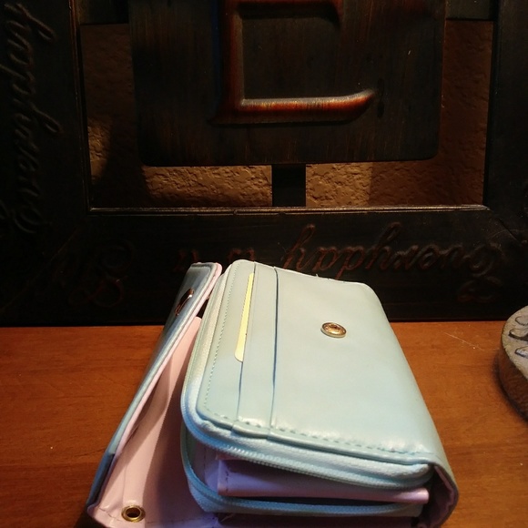 Wallet - Picture 3 of 5